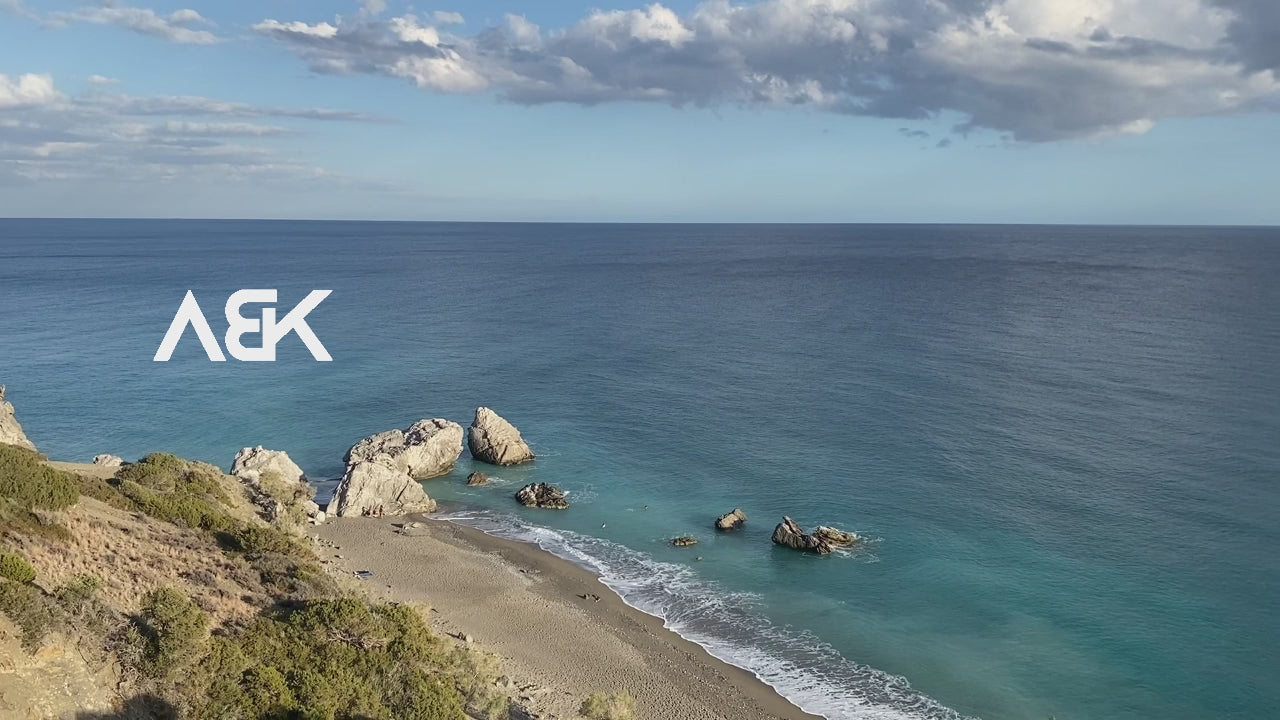 Load video: Always Move with aeikinisis！Like the Vast Sky and Sea, Keep Progressing. Our Sportswear Brings Joy and Youth to Every Step. Join us! Waiting for You at aeikinisis!